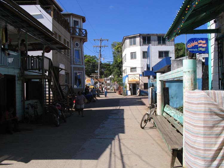 utila-28-street