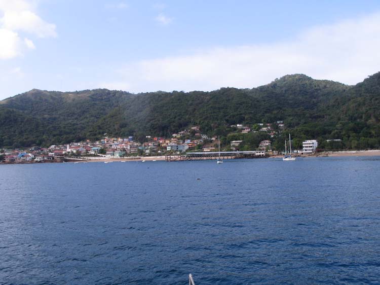 pan-tobago-03-town