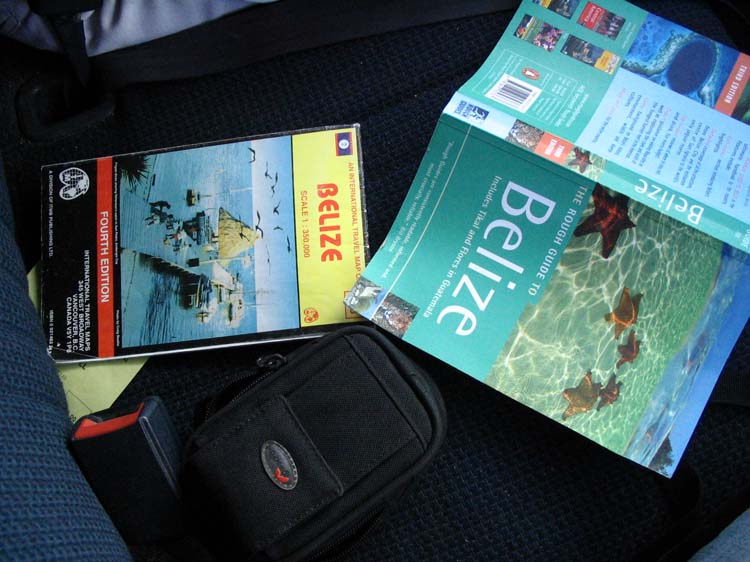 placencia-02-belize-books