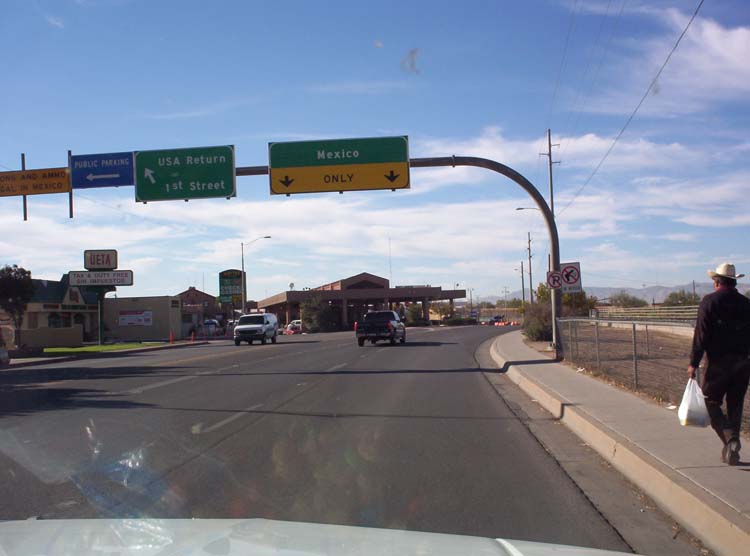kino-03-mex-border