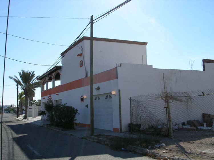 kino-32-houses