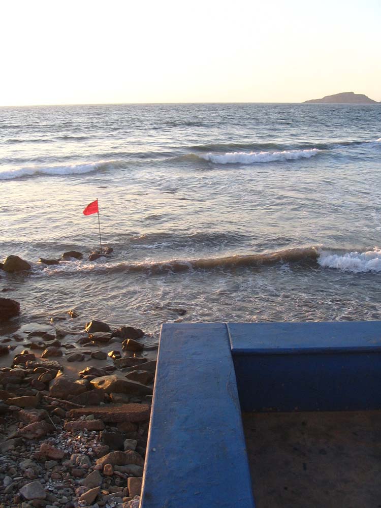mazmilpa-01-beach-swimming