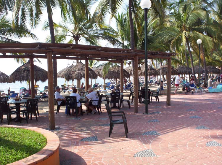 pv-03-resort-people